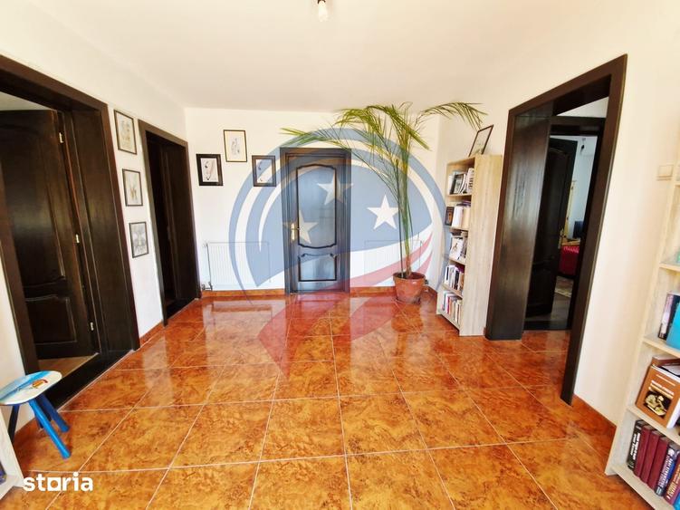 Casă cu 5 camere cu Teren 2936 Mp în Coșoveni