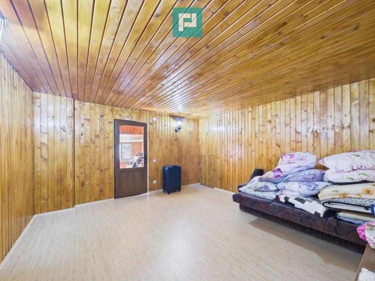 Casă individuală cu 6 camere cu Canalizare în Central