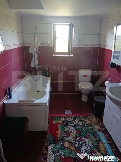Casă cu 2 camere cu Teren 3800 Mp în Central