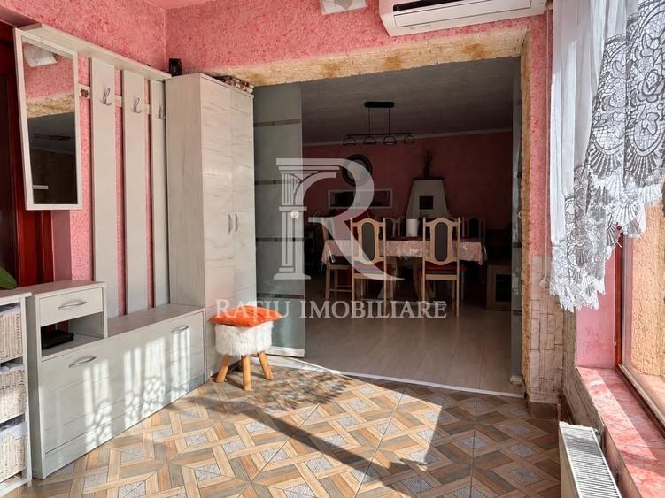Casă individuală cu 3 camere cu Canalizare în Central