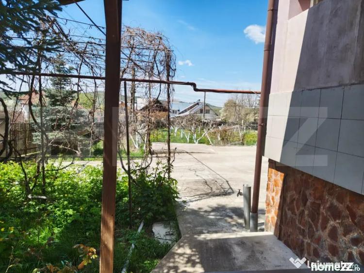 Casă cu 7 camere cu Teren 2714 Mp în Central