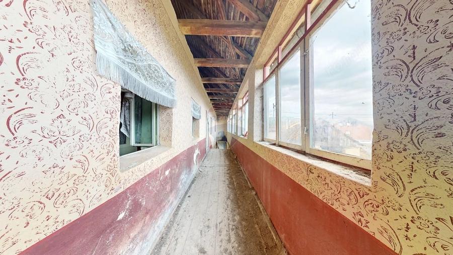 Casă cu Teren 1044 Mp în Jibert