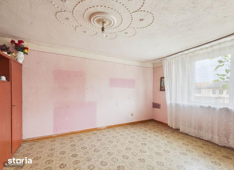 Casă cu 4 camere cu Teren 2253 Mp în Almaș
