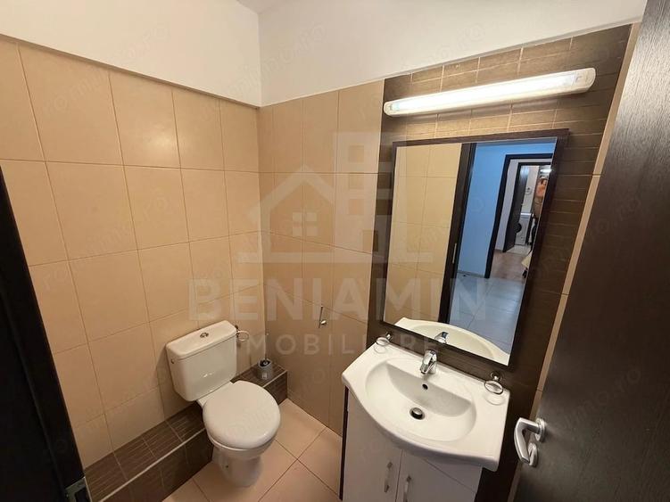 Apartament cu 3 camere decomandat în Astra