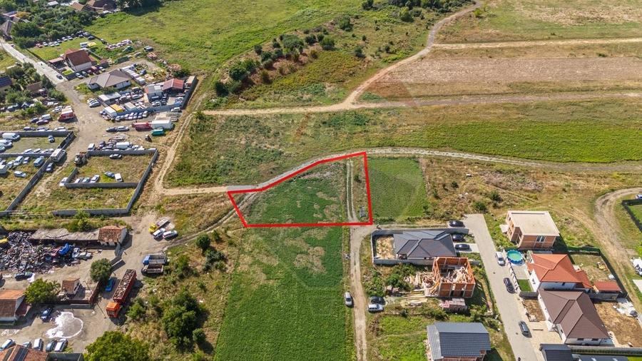 Teren Construcții intravilan de 1237 mp, în Bujac