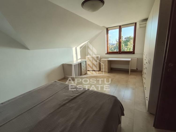 Casă cu 4 camere cu Teren 500 Mp în Girocului