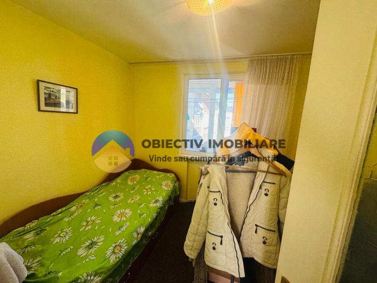 Apartament cu 4 camere decomandat în Central