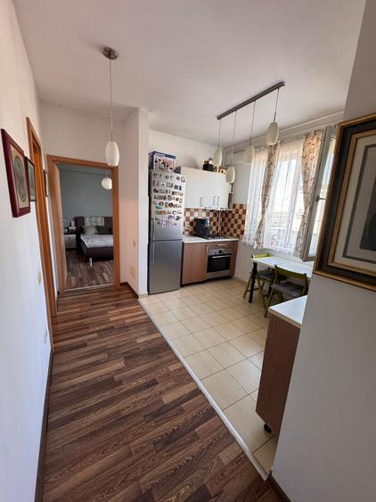 Apartament cu 2 camere decomandat în Drumul Taberei