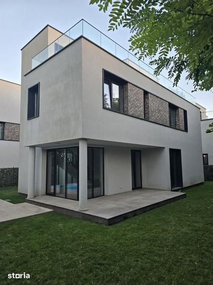 Casă cu 5 camere cu Teren 200 Mp în Central
