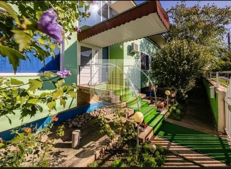Casă individuală cu 7 camere cu Piscina în Girocului