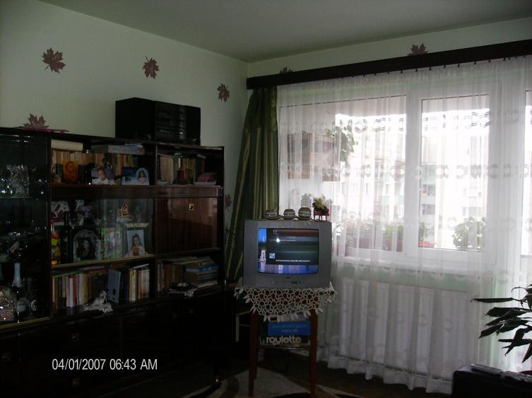 Apartament cu 2 camere semidecomandat, mobilat în Aleea Carpați