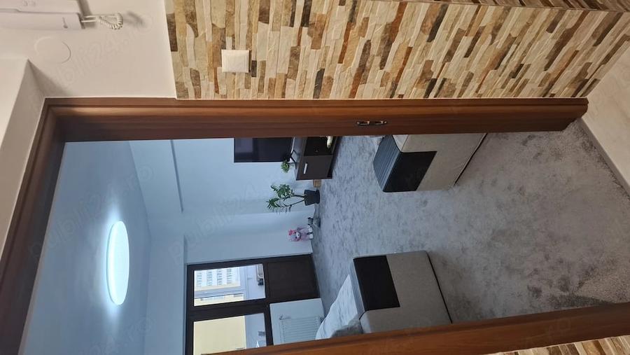 Apartament cu 2 camere decomandat în Bucur Obor