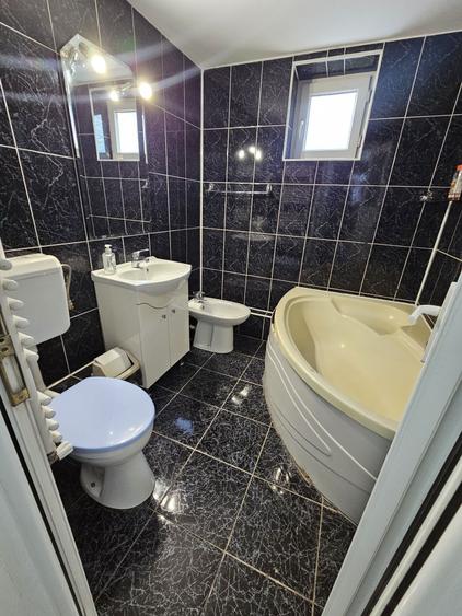 Apartament cu 3 camere decomandat în Sebastian