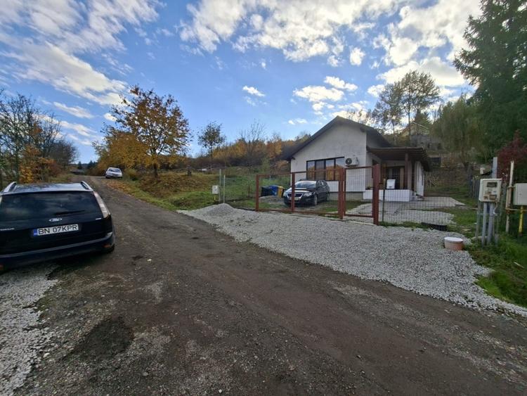 Casă individuală cu 3 camere cu Canalizare în Exterior Sud