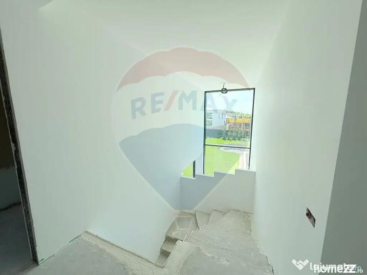 Casă cu 5 camere cu Teren 753 Mp în Balotești