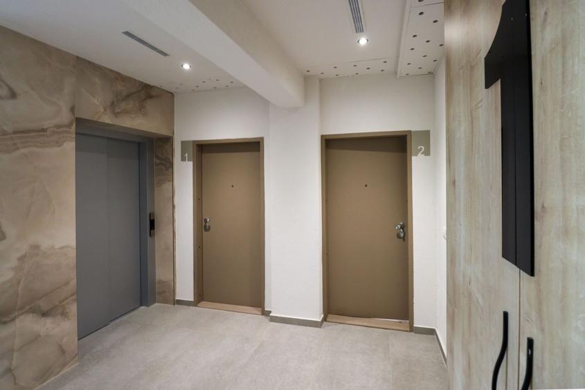 Apartament cu 3 camere decomandat în Aradului