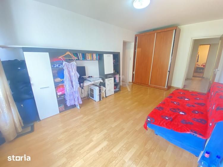 Apartament cu 4 camere semidecomandat, mobilat în Rahova