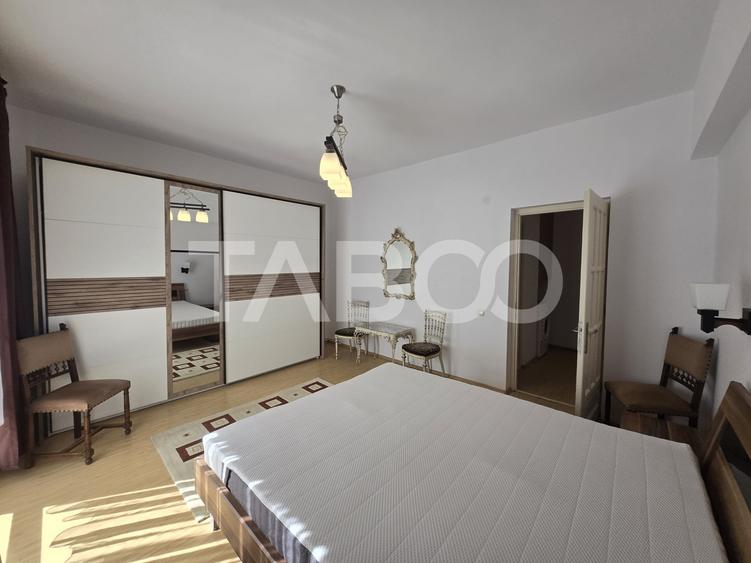 Apartament cu 4 camere decomandat, mobilat în Mihai Viteazul
