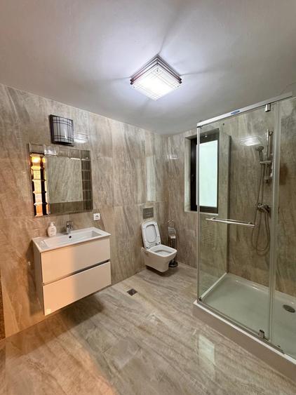 Casă individuală cu 7 camere cu Canalizare în Cheia