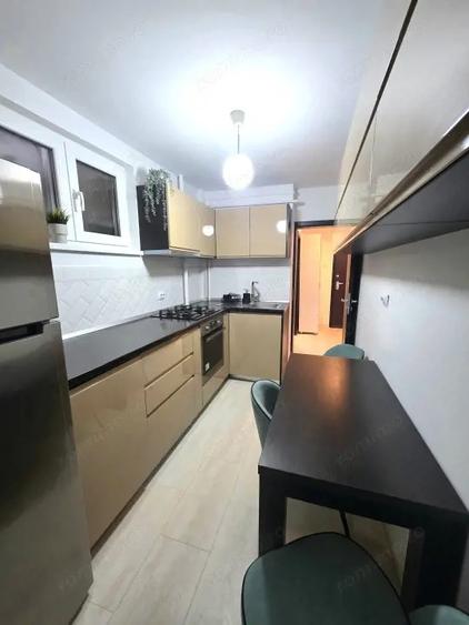 Apartament cu 3 camere semidecomandat, mobilat în Știrbei Vodă