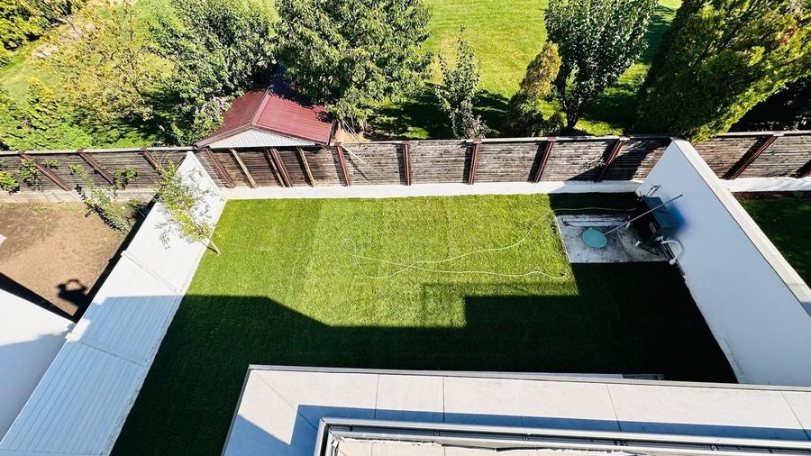 Duplex cu 4 camere cu Teren 394 Mp în Ostratu