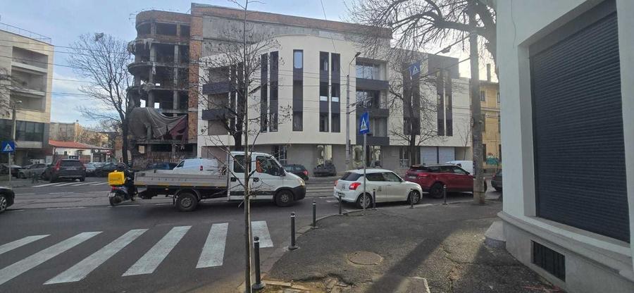 Spațiu comercial, de 500 mp, în Ferdinand