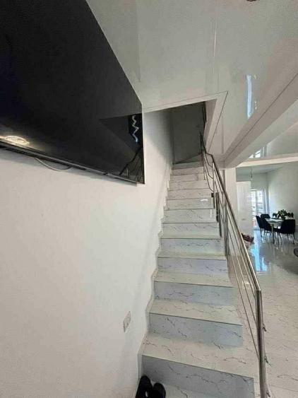 Casă cu 3 camere în Central