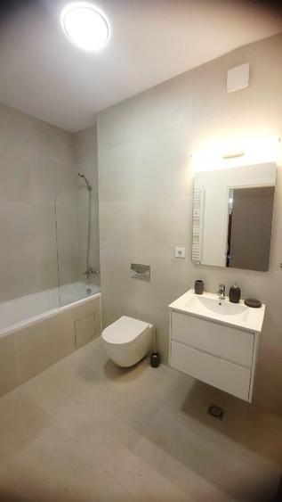 Apartament cu 2 camere decomandat în Baza 3