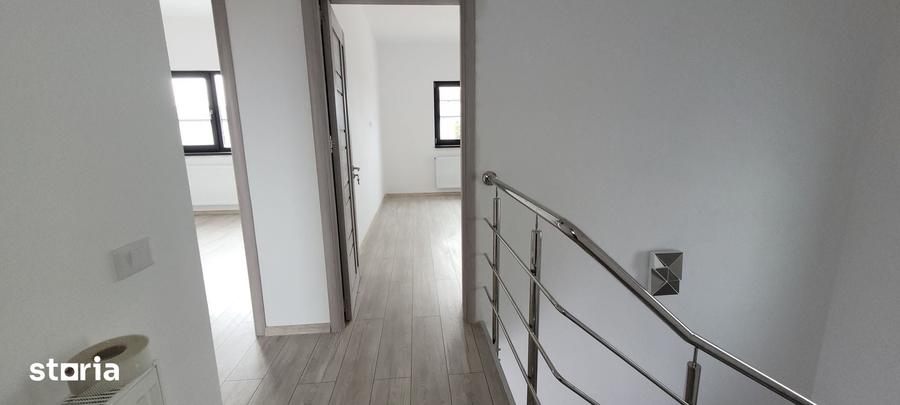 Casă cu 4 camere cu Teren 300 Mp în Cornetu