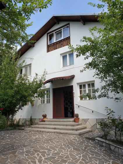 Casă individuală cu 5 camere cu Canalizare în Breaza