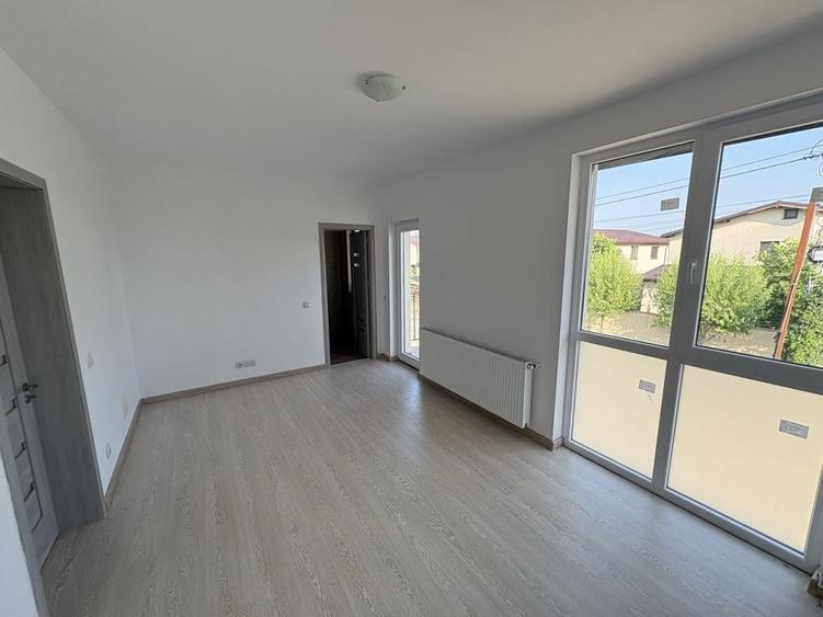 Casă cu 4 camere în Domnești