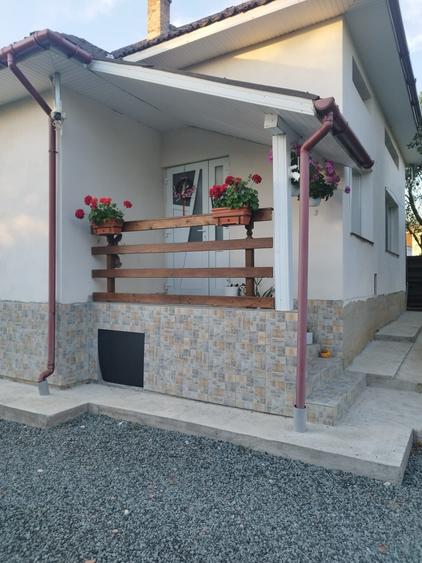 Casă cu 4 camere în Finteușu Mare