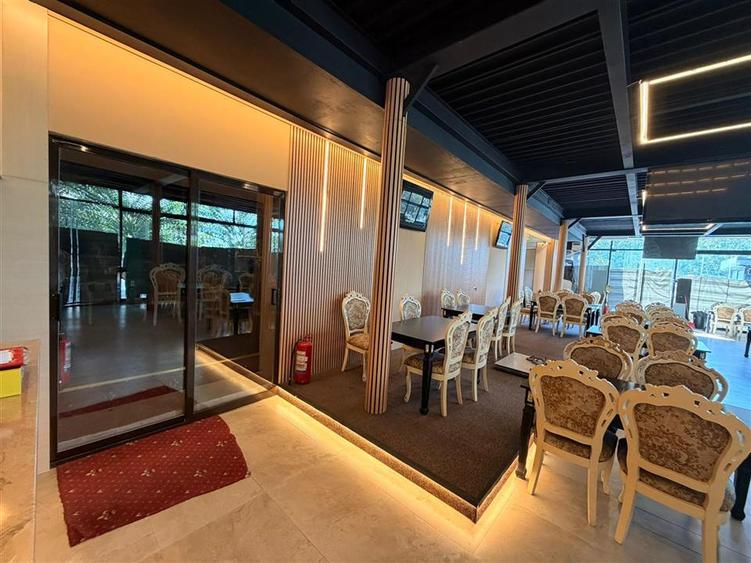 Spațiu comercial, de 538.26000976563 mp, în Central