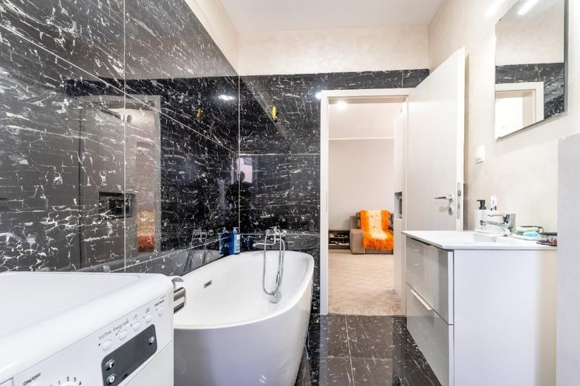 Apartament cu 2 camere semidecomandat, mobilat în Chinteni