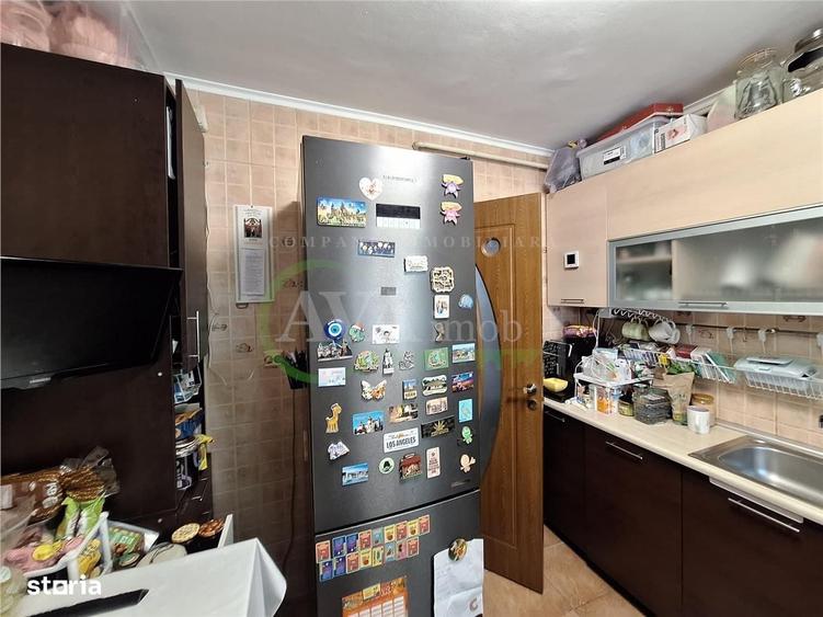 Apartament cu 3 camere decomandat în Central