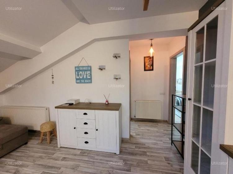 Apartament cu 2 camere semidecomandat, mobilat în 1 Mai