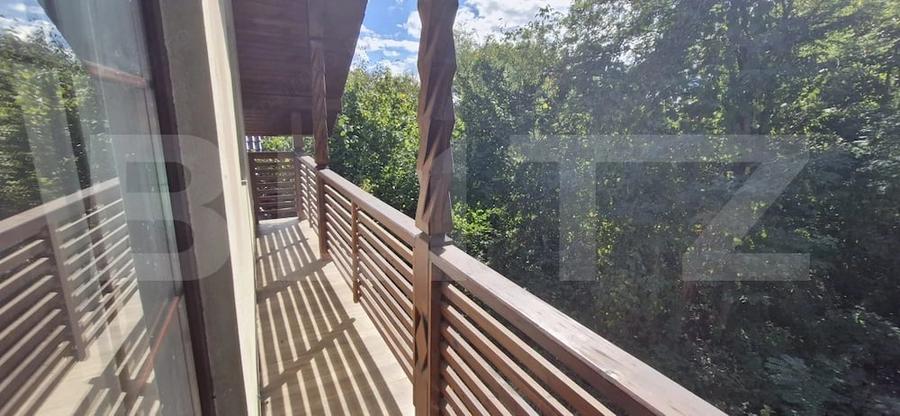 Casa cu priveli?te, multa verdea?a ?i spa?ii generoase Zona A - 9