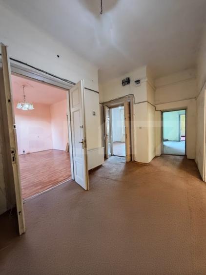 Cladire istorica, 175mp-5 camere, etaj 1,  1538Euro/ mp ,  zona Sinaia - 2