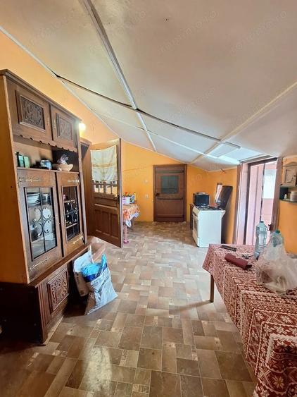 Casă cu 3 camere cu Teren 2420 Mp în Aprozi