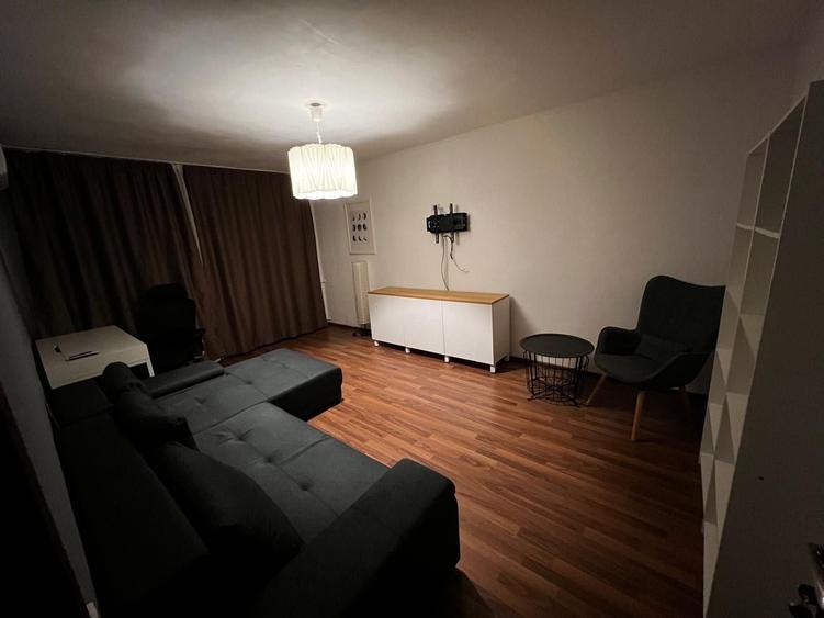 Apartament vanzare 3 camere Oradea - 2