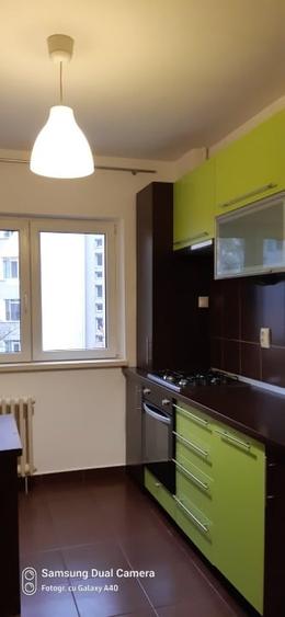 Apartament cu 2 camere semidecomandat, mobilat în Titan