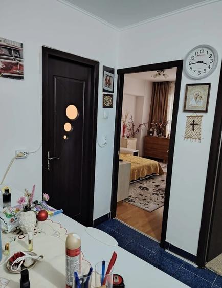 Apartament cu 3 camere decomandat în Oancea