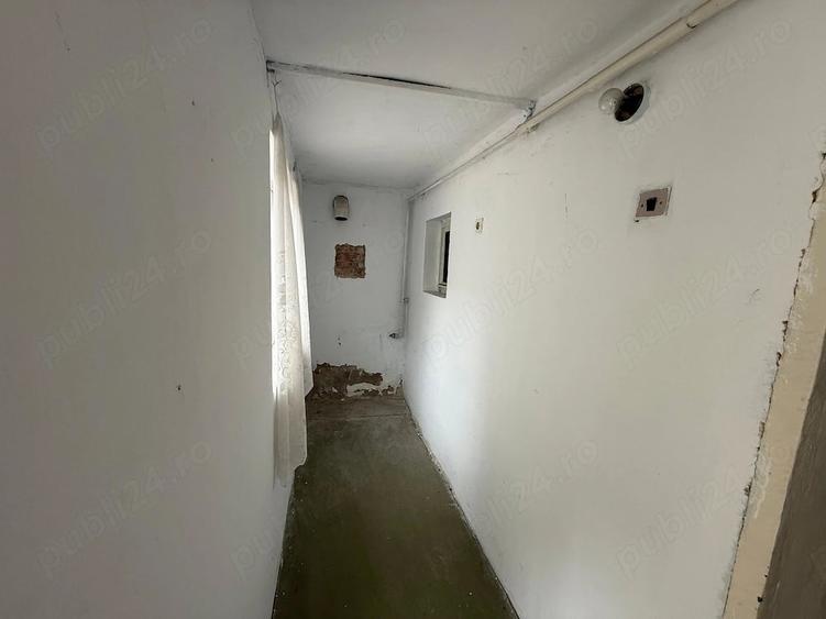 Teren de 8000 mp, în Dealu Mare