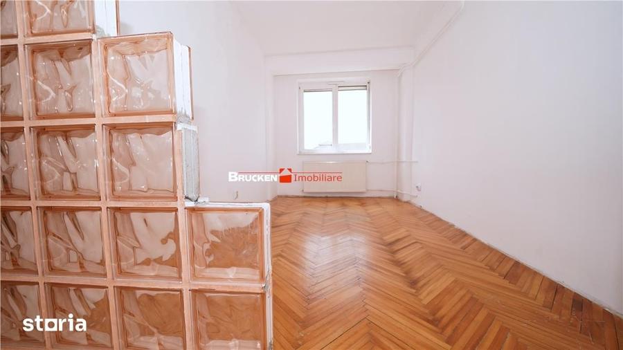 Apartament cu 3 camere decomandat în Decebal
