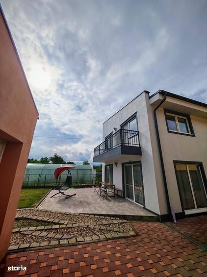 Casă cu 4 camere cu Teren 998 Mp în Central