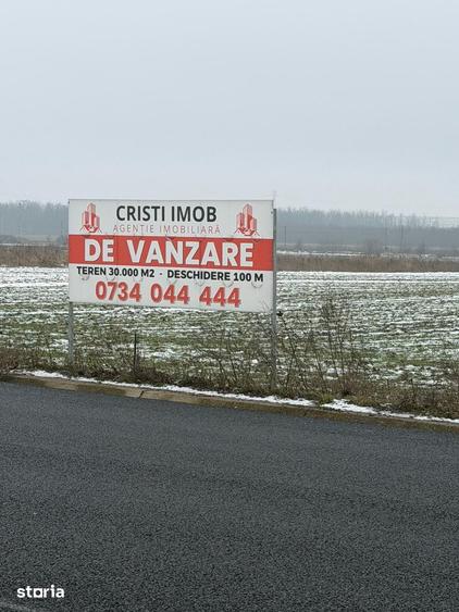 Teren de 30000 mp, în Săucești