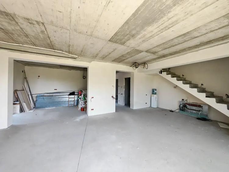 Duplex cu 4 camere cu Canalizare în Corbeanca