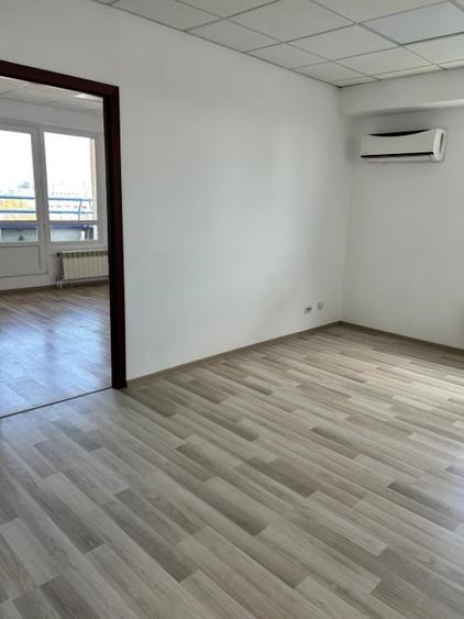 Birou, de 135 mp, în Universitate