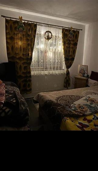 Casă individuală cu 4 camere cu Garaj în Uricani