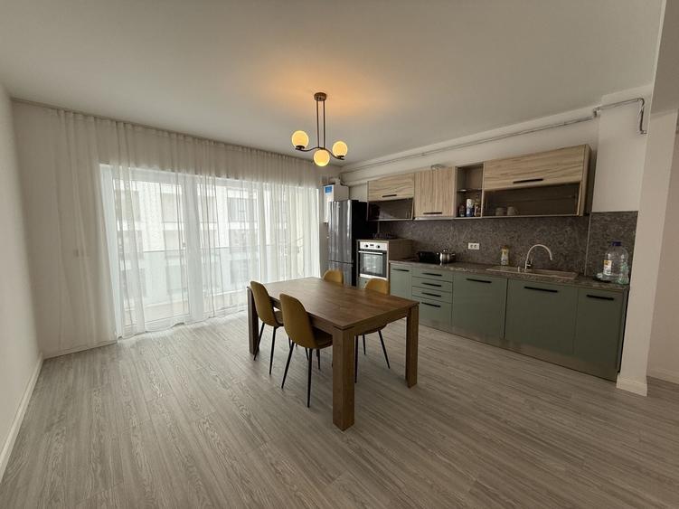 Apartament cu 2 camere semidecomandat, mobilat în Central